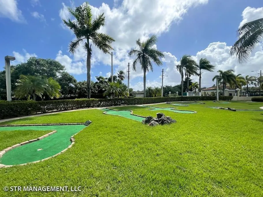 Apartment Upscale Condo At Aquatika Beach & Vacation Villas Loiza